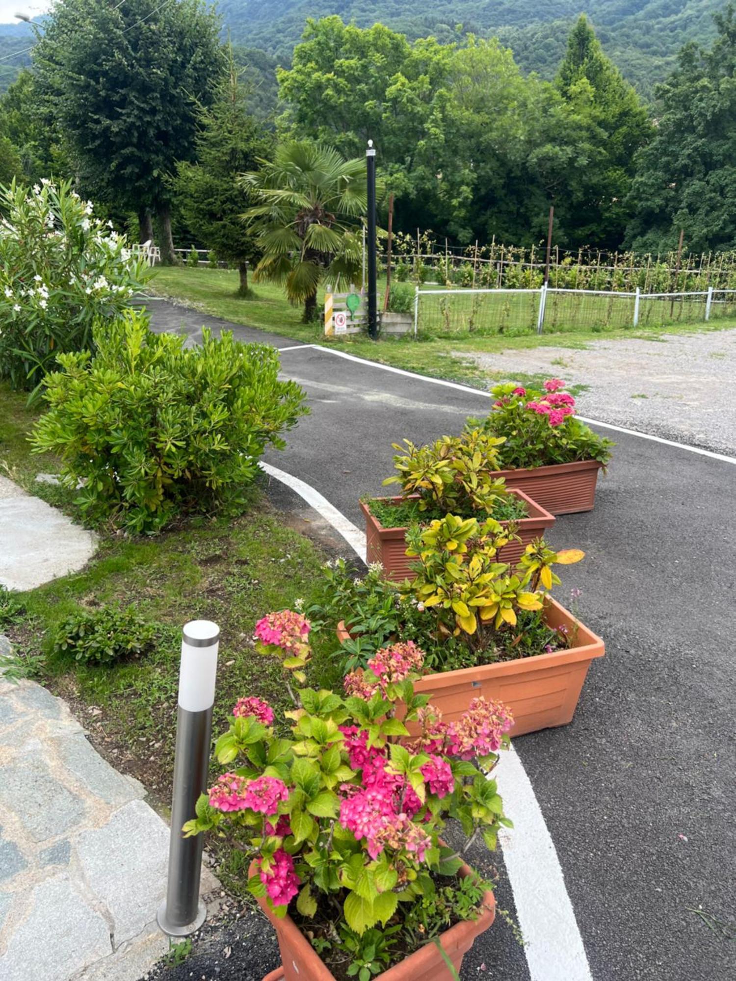 Casa R&E Villa Valbrona ภายนอก รูปภาพ